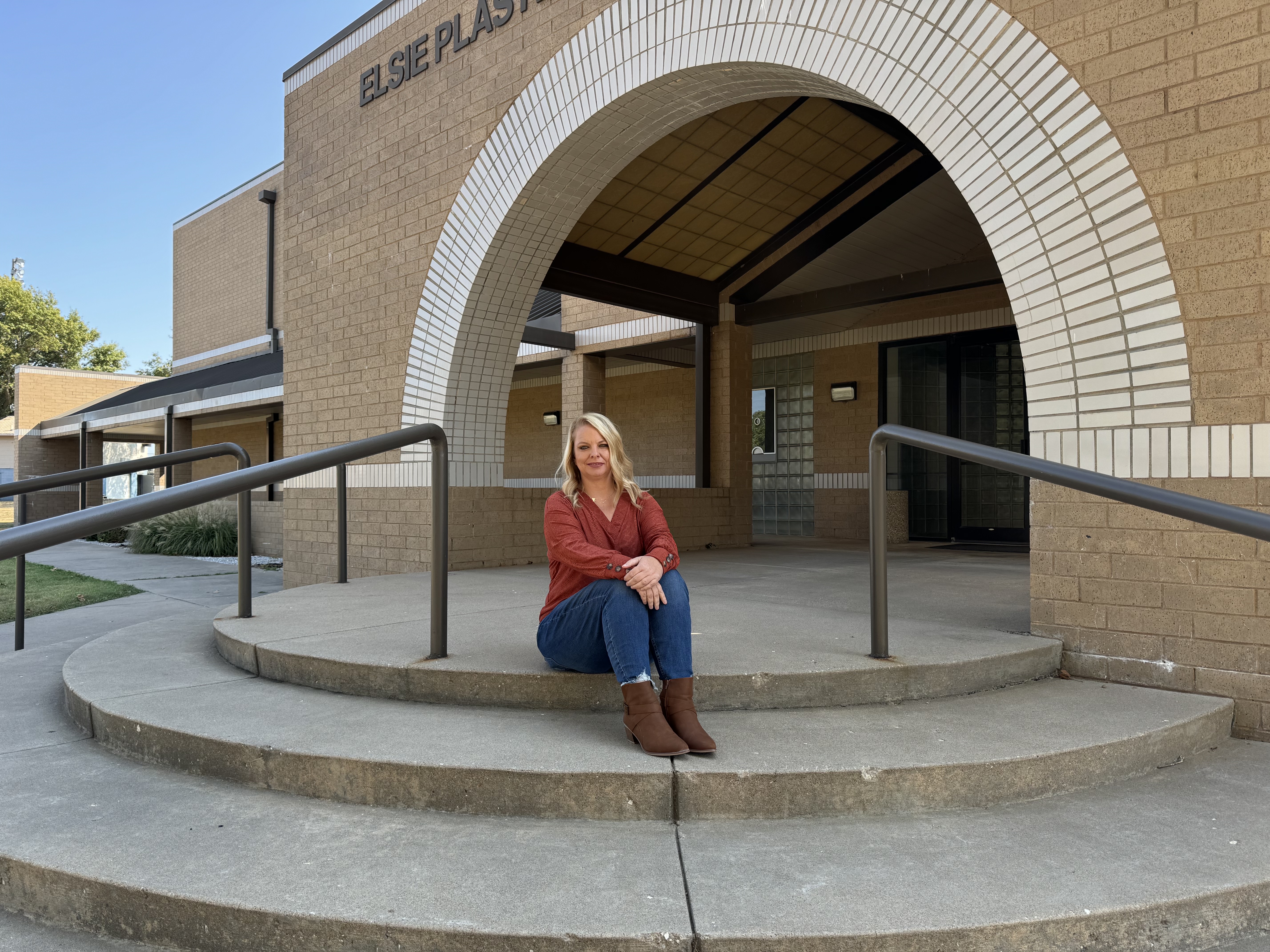 Bobbi Gober, Digital Media Marketing Certificate, is getting her digital media marketing certificate to aid in the process of promoting her cattery, where she breeds Mainecoon Cats. 